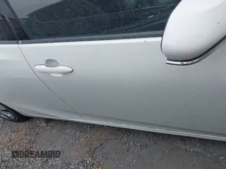 2017 Toyota Prius Plus z VIN JTDKARFP5H3054435, wystawiony jako IAAI lot #42316988 z przebiegiem 82 036 mil mil oraz . Historia ofert i sprzedaży dostępna na DreamBid. Obrazek 14.