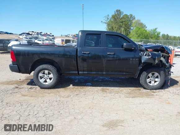 2018 Ram 1500 Express z VIN 1C6RR7FG2JS331802, wystawiony jako IAAI lot #41985617 z przebiegiem 68 483 mil mil oraz . Historia ofert i sprzedaży dostępna na DreamBid. Obrazek 14.
