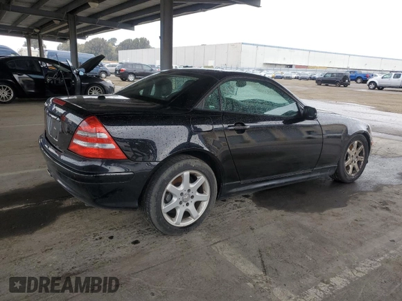 2001 Mercedes-Benz SLK-Class with VIN WDBKK65F51F206737, listed as a Copart auction lot 47884645 with 41,331 mi miles and Salvage Title. Bid and sale history available at carsss.com. Image 3.