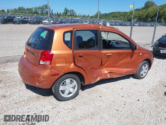 2007 Chevrolet Aveo LS z VIN KL1TD66697B746324, wystawiony jako IAAI lot #40257318 z przebiegiem 144 789 mil mil oraz . Historia ofert i sprzedaży dostępna na DreamBid. Obrazek 4.
