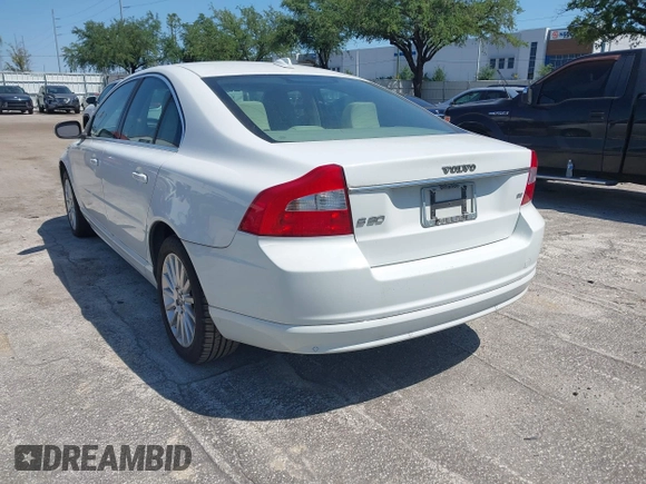 2007 Volvo S80 I6 with VIN YV1AS982671040638, listed as a IAAI auction lot 41998742 with 155,266 mi miles. Bid and sale history available at carsss.com. Image 3.