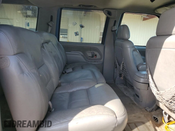 1997 GMC Suburban with VIN 1GKFK16R7VJ707618, listed as a Copart auction lot 49882035 with 317,771 mi miles and Salvage Title. Bid and sale history available at carsss.com. Image 11.