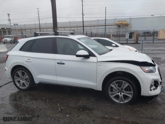 2025 Audi Q5 S line Premium with VIN WA1GAAFY2S2029189, listed as a IAAI auction lot 41576981 with 1,595 mi miles. Bid and sale history available at carsss.com. Image 13.