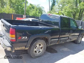 2000 Chevrolet Silverado 1500 LS with VIN 2GCEK19T2Y1379926, listed as a IAAI auction lot 42193073 with 371,952 mi miles. Bid and sale history available at carsss.com. Image 4.