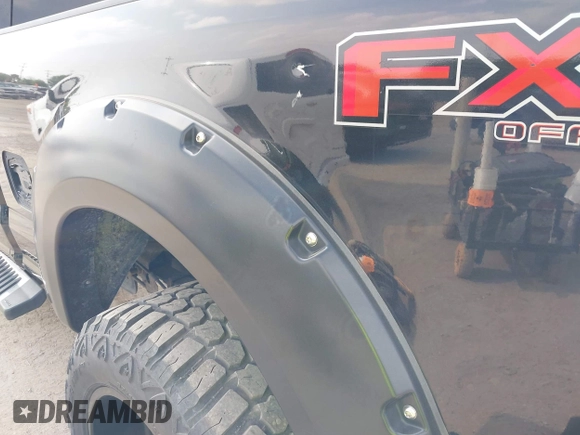 2018 Ford Super Duty F-250 SRW XL with VIN 1FT7W2BT7JEB26098, listed as a IAAI auction lot 41946894 with 160,396 mi miles. Bid and sale history available at carsss.com. Image 19.