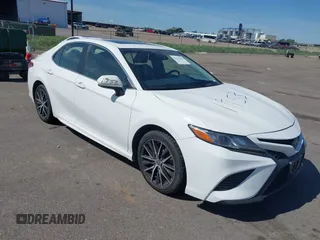 2018 Toyota Camry LE z VIN JTNB11HK2J3048094, wystawiony jako IAAI lot #42331953 z przebiegiem 239 000 mil mil oraz . Historia ofert i sprzedaży dostępna na DreamBid. Obrazek 1.