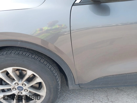 2021 Ford Escape SE с VIN 1FMCU0G62MUA73988, выставлен на аукционе IAAI как лот 42468269 с пробегом 75 827 миль миль и . История ставок и продаж доступна на DreamBid. Изображение 6.