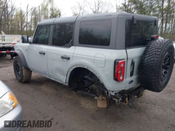 2024 Ford Bronco Wildtrak z VIN 1FMEE2BP4RLA65714, wystawiony jako IAAI lot #42028101 z przebiegiem 5478 mil mil oraz . Historia ofert i sprzedaży dostępna na DreamBid. Obrazek 3.