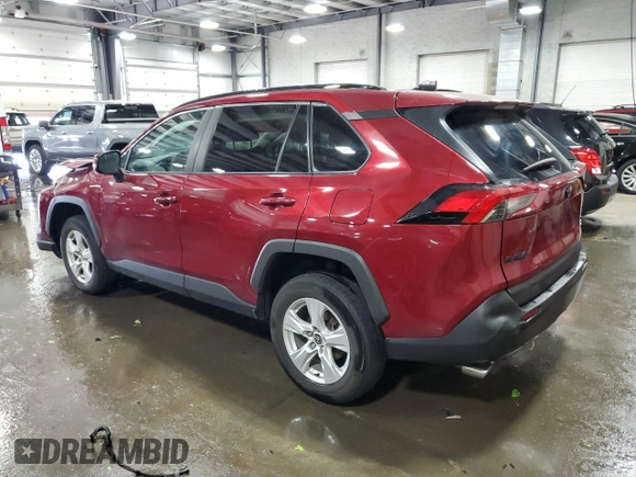 2021 Toyota RAV4 XLE z VIN 2T3P1RFV0MW206150, wystawiony jako Copart lot #57172615 z przebiegiem 55 051 mil mil oraz Szkoda całkowita • Salvage title. Historia ofert i sprzedaży dostępna na DreamBid. Obrazek 2.