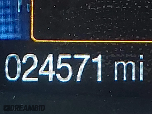 2019 Ford Escape SE z VIN 1FMCU9GD1KUC51552, wystawiony jako IAAI lot #40948295 z przebiegiem 24 571 mil mil oraz . Historia ofert i sprzedaży dostępna na DreamBid. Obrazek 7.