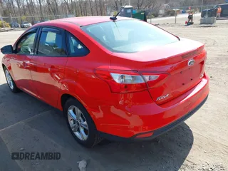 2013 Ford Focus SE z VIN 1FADP3F22DL121615, wystawiony jako IAAI lot #41752936 z przebiegiem 116 017 mil mil oraz . Historia ofert i sprzedaży dostępna na DreamBid. Obrazek 3.