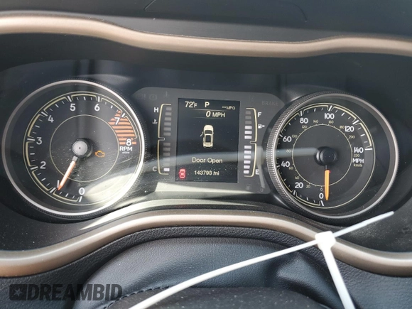 2017 Jeep Cherokee Latitude с VIN 1C4PJMCSXHW564831, выставлен на аукционе Copart как лот 62214995 с пробегом 143 793 миль миль и Чистый • Clean title. История ставок и продаж доступна на DreamBid. Изображение 9.