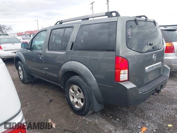 2005 Nissan Pathfinder SE with VIN 5N1AR18U55C760465, listed as a IAAI auction lot 41827578 with 236,946 mi miles. Bid and sale history available at carsss.com. Image 3.