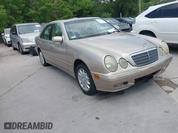 2000 Mercedes-Benz E-Class with VIN WDBJF82JXYX035704, listed as a IAAI auction lot 42045969 with 1 mi miles. Bid and sale history available at carsss.com. Image 1.