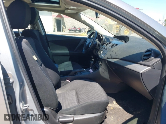 2012 Mazda 3 i Touring z VIN JM1BL1L88C1684205, wystawiony jako IAAI lot #42637204 z przebiegiem 144 766 mil mil oraz . Historia ofert i sprzedaży dostępna na DreamBid. Obrazek 5.
