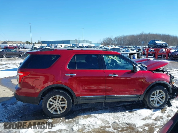 2013 Ford Explorer XLT with VIN 1FM5K8D87DGC28682, listed as a IAAI auction lot 41737279 with 219,711 mi miles and . Bid and sale history available at carsss.com. Image 14.
