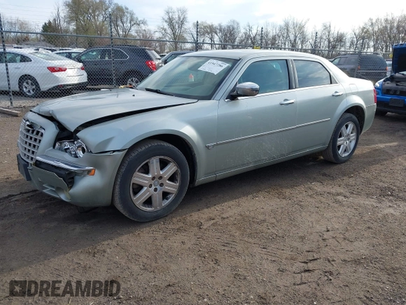 2006 Chrysler 300 C with VIN 2C3LK63H56H423161, listed as a IAAI auction lot 41947286 with 227,092 mi miles and . Bid and sale history available at carsss.com. Image 17.