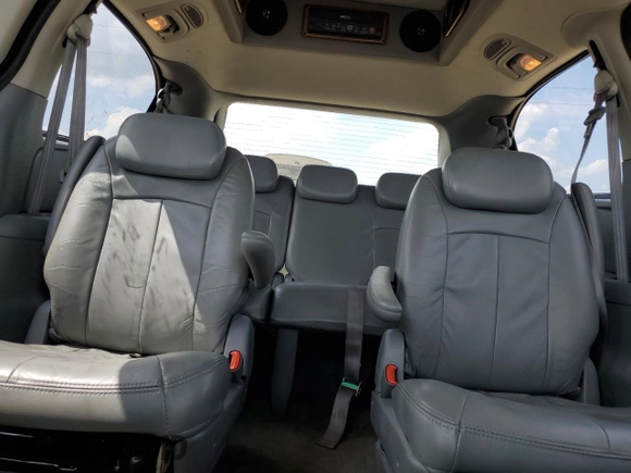 2005 Dodge Caravan SXT with VIN 2D4GP44L95R424704, listed as a Copart auction lot 61243925 with 190,608 mi miles and Salvage title. Bid and sale history available at DreamBid. Image 10.