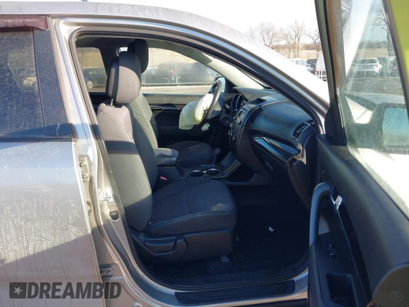 2012 Kia Sorento LX with VIN 5XYKTDA2XCG296490, listed as a IAAI auction lot 41660765 with 200,000 mi miles. Bid and sale history available at carsss.com. Image 5.