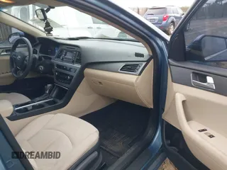 2015 Hyundai Sonata SE z VIN 5NPE24AF4FH074138, wystawiony jako IAAI lot #42332161 z przebiegiem 91 226 mil mil oraz . Historia ofert i sprzedaży dostępna na DreamBid. Obrazek 5.