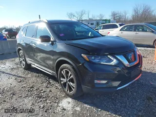 2017 Nissan Rogue SL with VIN 5N1AT2MV5HC769838, listed as a IAAI auction lot 40922008 with 91,906 mi miles. Bid and sale history available at carsss.com. Image 1.