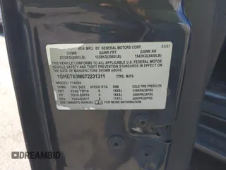 2007 GMC Envoy Denali z VIN 1GKET63M672231311, wystawiony jako IAAI lot #41992787 z przebiegiem 212 145 mil mil oraz . Historia ofert i sprzedaży dostępna na DreamBid. Obrazek 9.