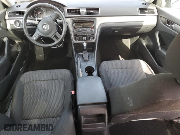 2014 Volkswagen Passat S с VIN 1VWAT7A31EC089965, выставлен на аукционе Copart как лот 58954655 с пробегом 134 695 миль миль и Списание • Salvage title. История ставок и продаж доступна на DreamBid. Изображение 8.