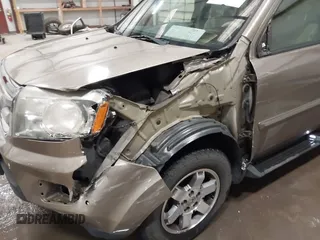 2011 Honda Pilot Touring with VIN 5FNYF4H92BB053458, listed as a IAAI auction lot 41594708 with 136,454 mi miles. Bid and sale history available at carsss.com. Image 6.