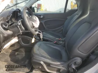 2016 Smart fortwo Passion z VIN WMEFJ5DA1GK064460, wystawiony jako Copart lot #71034744 z przebiegiem 23 797 mil mil oraz Szkoda całkowita • Salvage title. Historia ofert i sprzedaży dostępna na DreamBid. Obrazek 7.