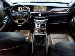 2017 Genesis G90 Premium with VIN KMHG34JA8HU033526, listed as a Copart auction lot 84528214 with 74,423 mi miles and Salvage Title. Bid and sale history available at DreamBid. Image 8.