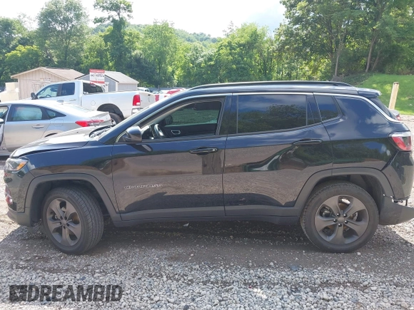 2022 Jeep Compass Latitude Lux with VIN 3C4NJDFBXNT141932, listed as a IAAI auction lot 42527878 with 29,855 mi miles and . Bid and sale history available at DreamBid. Image 15.