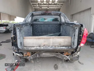 2003 Chevrolet Avalanche with VIN 3GNEC13T43G298570, listed as a IAAI auction lot 42227822 with 241,868 mi miles and . Bid and sale history available at DreamBid. Image 17.