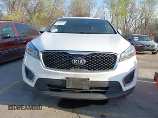 2017 Kia Sorento LX with VIN 5XYPG4A3XHG220228, listed as a IAAI auction lot 41865387 with 305,857 mi miles. Bid and sale history available at carsss.com. Image 6.