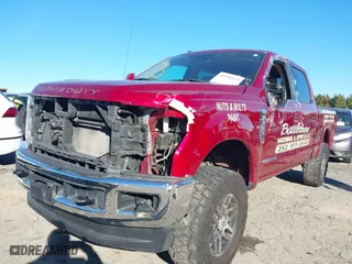 2017 Ford Super Duty F-250 SRW Lariat with VIN 1FT7W2BT4HEE41418, listed as a IAAI auction lot 40596814 with 110,684 mi miles. Bid and sale history available at carsss.com. Image 20.