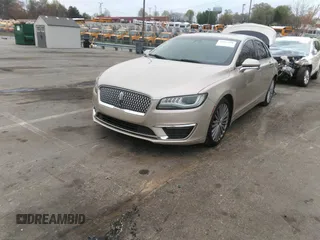 2017 Lincoln MKZ Reserve z VIN 3LN6L5E94HR615115, wystawiony jako IAAI lot #41947698 z przebiegiem 122 090 mil mil oraz . Historia ofert i sprzedaży dostępna na DreamBid. Obrazek 18.