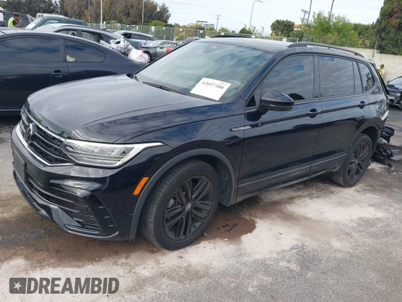2022 Volkswagen Tiguan SE R-Line Black z VIN 3VVCB7AX6NM165794, wystawiony jako IAAI lot #42057380 z przebiegiem 25 700 mil mil oraz . Historia ofert i sprzedaży dostępna na DreamBid. Obrazek 18.