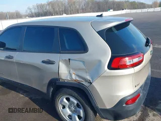 2015 Jeep Cherokee Sport с VIN 1C4PJLABXFW561115, выставлен на аукционе IAAI как лот 41969932 с пробегом 120 026 миль миль и . История ставок и продаж доступна на DreamBid. Изображение 6.