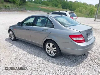2009 Mercedes-Benz C 300 Sport z VIN WDDGF81X39F208736, wystawiony jako IAAI lot #42151686 z przebiegiem 131 582 mil mil oraz . Historia ofert i sprzedaży dostępna na DreamBid. Obrazek 3.