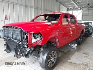 2022 Ram 2500 Longhorn z VIN 3C6UR5GL2NG130702, wystawiony jako IAAI lot #42001500 z przebiegiem 69 246 mil mil oraz . Historia ofert i sprzedaży dostępna na DreamBid. Obrazek 2.