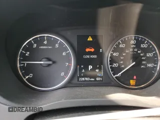 2018 Mitsubishi Outlander ES z VIN JA4AD2A30JZ012380, wystawiony jako Copart lot #49261195 z przebiegiem 228 783 mil mil oraz Tytuł czysty. Historia ofert i sprzedaży dostępna na DreamBid. Obrazek 9.