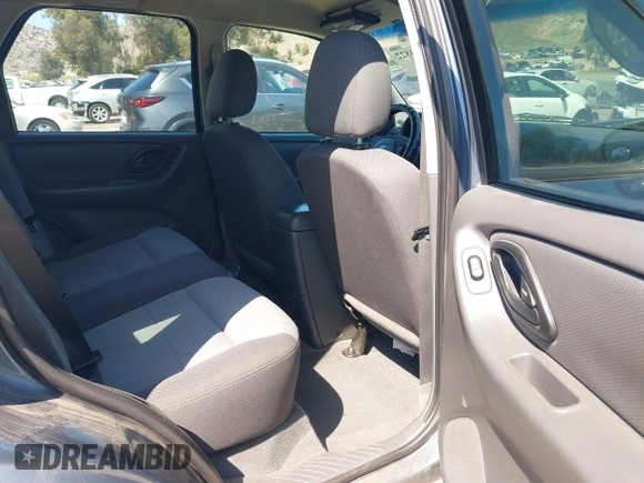 2005 Ford Escape XLS Value с VIN 1FMYU02Z55KA35384, выставлен на аукционе IAAI как лот 42244822 с пробегом 179 529 миль миль и . История ставок и продаж доступна на DreamBid. Изображение 8.