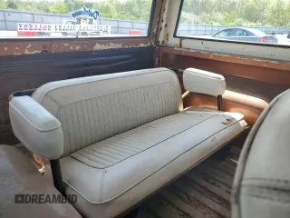 1968 Ford Bronco z VIN U15GLE24167, wystawiony jako Copart lot #55514415 z przebiegiem 60 806 mil mil oraz Czysty tytuł • Clean title. Historia ofert i sprzedaży dostępna na DreamBid. Obrazek 10.