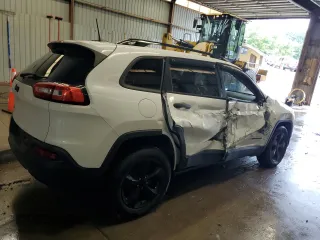 2016 Jeep Cherokee Altitude с VIN 1C4PJMAB9GW333145, выставлен на аукционе Copart как лот 64722625 с пробегом 144 632 миль миль и Списание • Salvage title. История ставок и продаж доступна на DreamBid. Изображение 3.