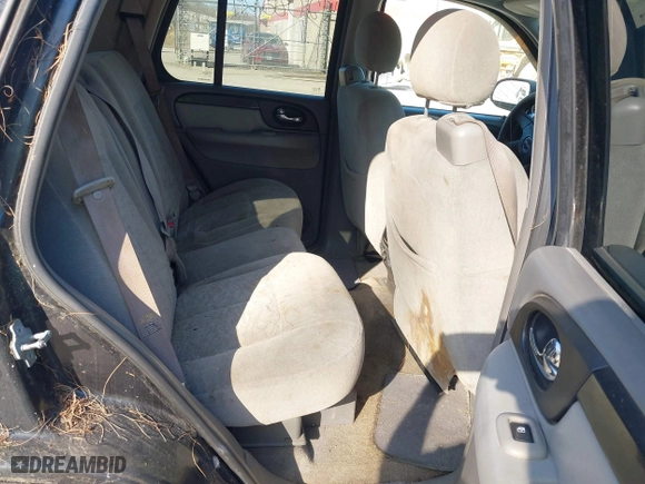 2005 GMC Envoy SLE with VIN 1GKDT13S852116252, listed as a IAAI auction lot 42086929 with 1 mi miles. Bid and sale history available at carsss.com. Image 8.