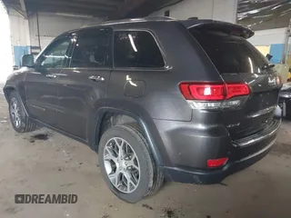 2021 Jeep Grand Cherokee 80th Anniversary z VIN 1C4RJFBG1MC831772, wystawiony jako IAAI lot #42227486 z przebiegiem 50 082 mil mil oraz . Historia ofert i sprzedaży dostępna na DreamBid. Obrazek 3.