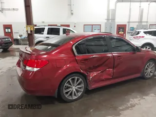 2014 Subaru Legacy Special Sports z VIN 4S3BMBH66E3013133, wystawiony jako IAAI lot #41762771 z przebiegiem 81 434 mil mil oraz . Historia ofert i sprzedaży dostępna na DreamBid. Obrazek 4.