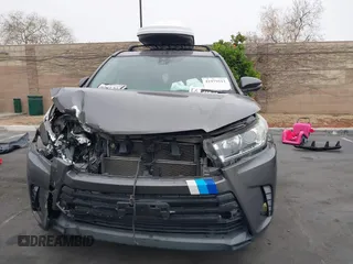 2018 Toyota Highlander Hybrid XLE с VIN 5TDJGRFH4JS044843, выставлен на аукционе IAAI как лот 41979512 с пробегом 84 844 миль миль и . История ставок и продаж доступна на DreamBid. Изображение 13.