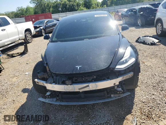 2019 Tesla Model 3 Mid Range z VIN 5YJ3E1EA7KF484369, wystawiony jako Copart lot #51605785 z przebiegiem 101 452 mil mil oraz Nie do naprawy • Non repairable. Historia ofert i sprzedaży dostępna na DreamBid. Obrazek 5.