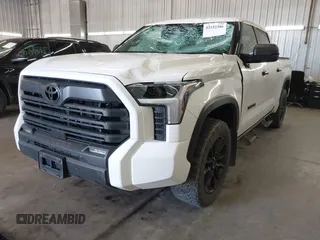 2022 Toyota Tundra SR5 с VIN 5TFLA5DBXNX029202, выставлен на аукционе IAAI как лот 42152386 с пробегом 61 454 миль миль и . История ставок и продаж доступна на DreamBid. Изображение 17.