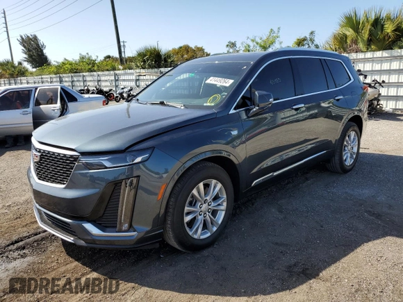 2021 Cadillac XT6 Luxury z VIN 1GYKPAR49MZ212522, wystawiony jako Copart lot #41449264 z przebiegiem 45 935 mil mil oraz . Historia ofert i sprzedaży dostępna na DreamBid. Obrazek 1.